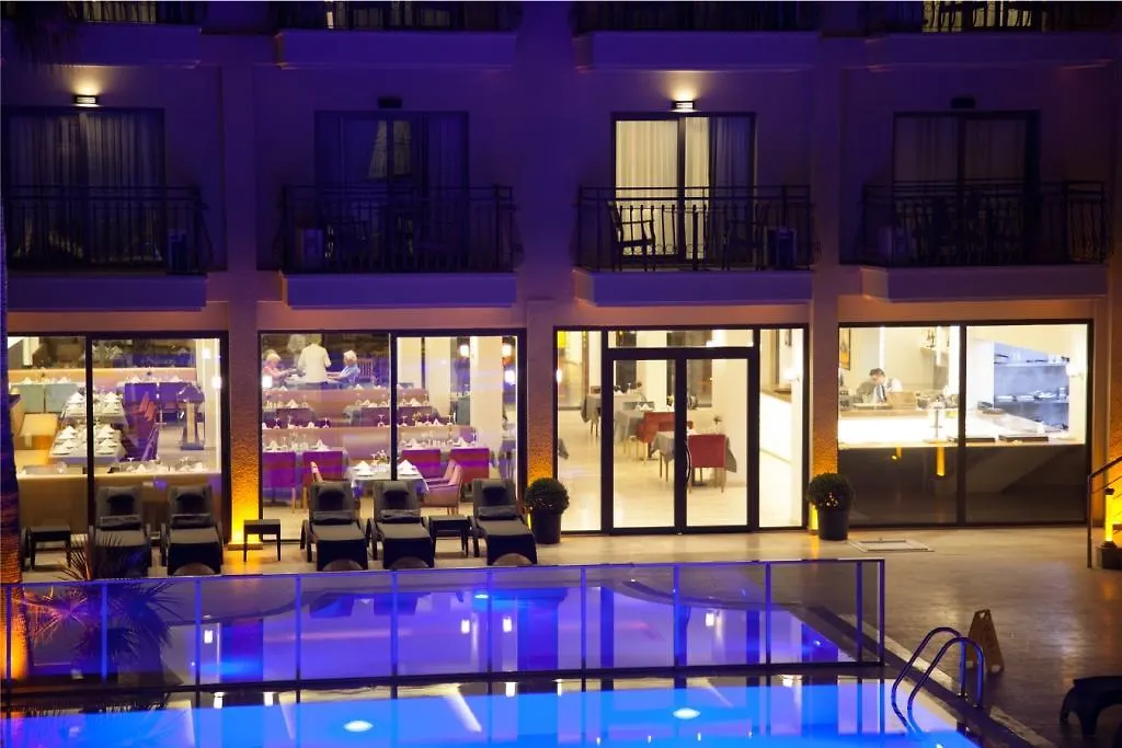 Palmera Hotel Kusadasi 3*,